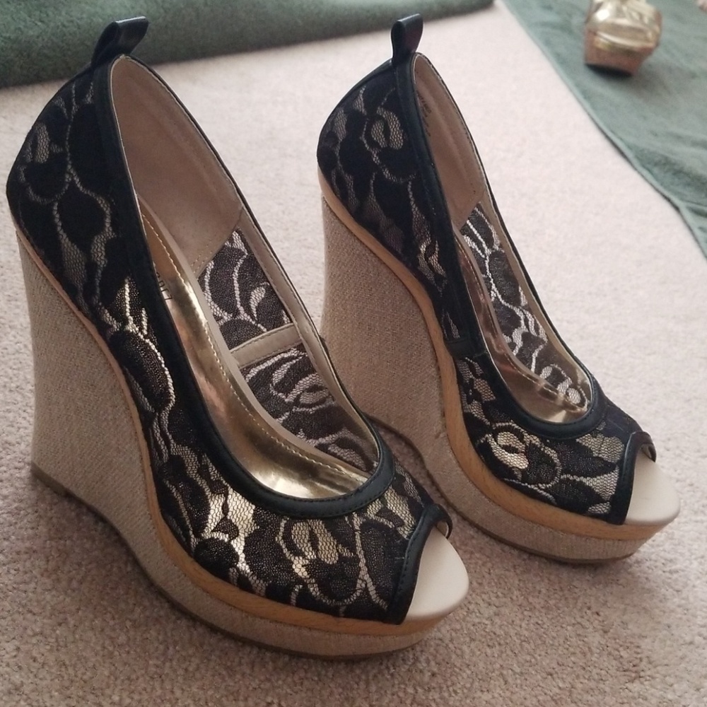 Jennifer Lopez black 4inch Wedge